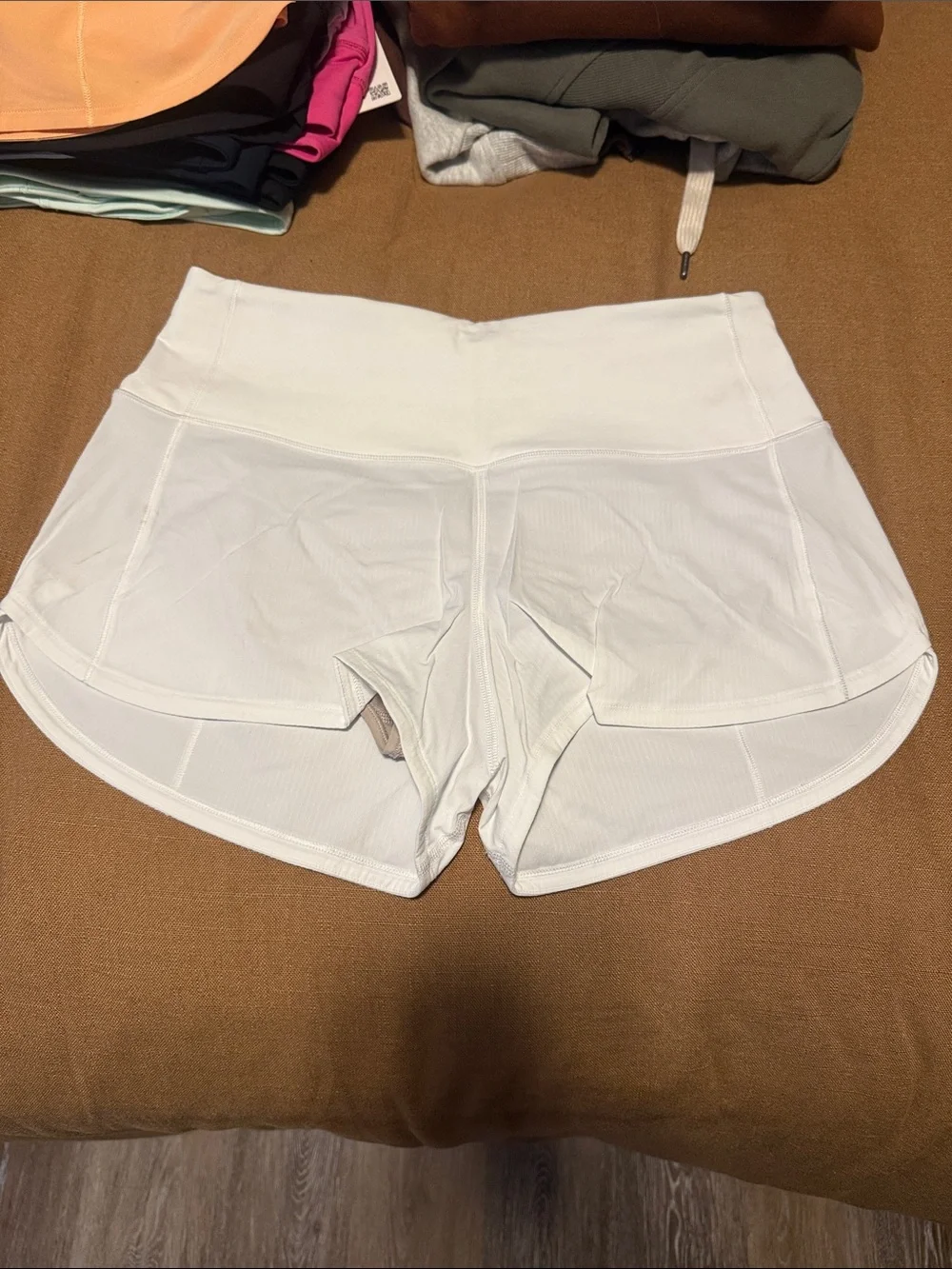 Women’s LululemonWhite High-Waist Speed up short 2.5”